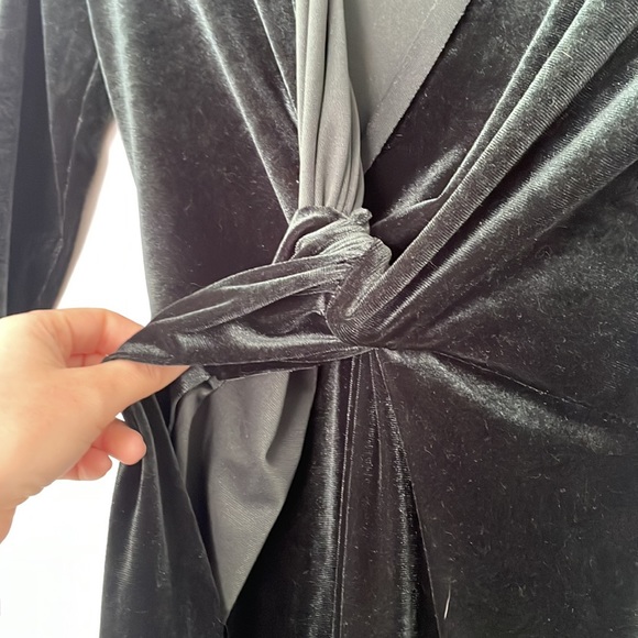 Dark green Zara velvet dress with slit - Picture 2 of 3